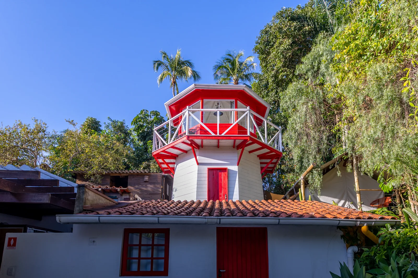 Construção colonial do Hostel da Vila, Ilhabela