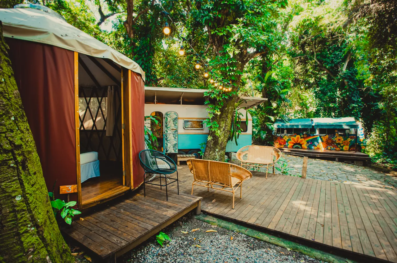 Acomodações e área de convívio do Hostel da Vila
